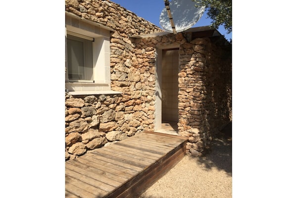 Sfeervolle trullo met zwembad en olijfgaard bij Manduria - thumbnail 3