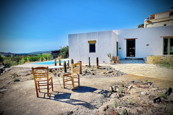 Design vakantiehuis met privézwembad en zeezicht in Sivas, Kreta - thumbnail 1