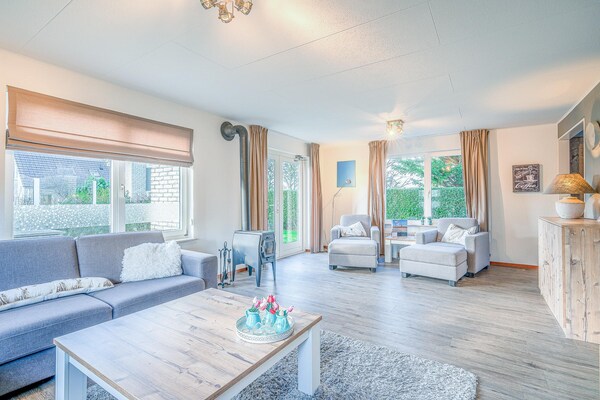 Luxe 6-persoons villa op 5-sterrenpark Villapark Kamperfoelie, nabij strand De Koog - thumbnail 5