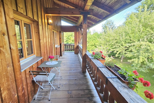Sfeervol eco-appartement met zonnig balkon en uitzicht op weilanden - thumbnail 1