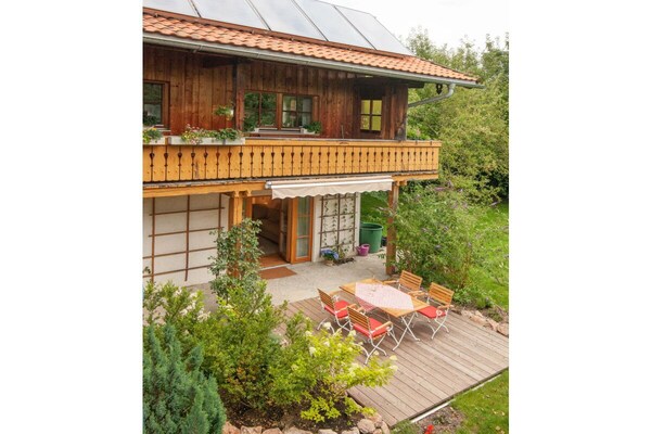 Sfeervol eco-appartement met zonnig balkon en uitzicht op weilanden - thumbnail 4