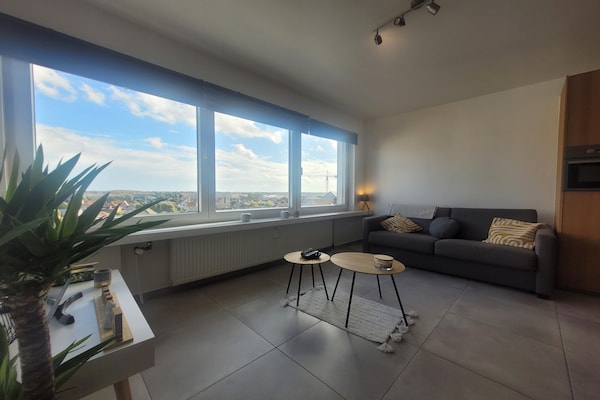 Licht 2-persoons studio-appartement in het centrum van MIDDELKERKE - thumbnail 1