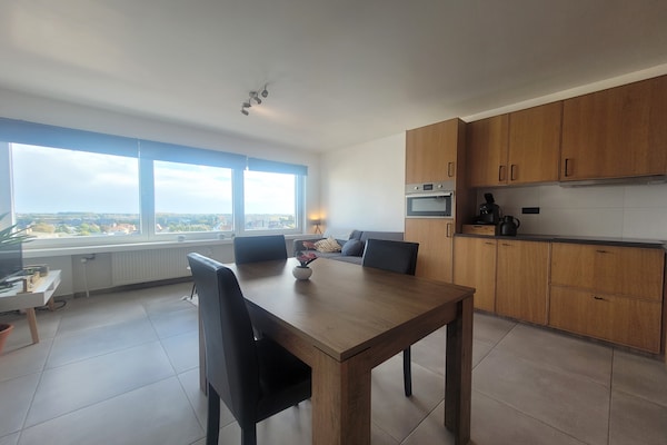 Licht 2-persoons studio-appartement in het centrum van MIDDELKERKE - thumbnail 2