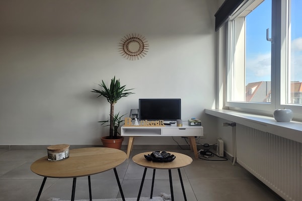 Licht 2-persoons studio-appartement in het centrum van MIDDELKERKE - thumbnail 6