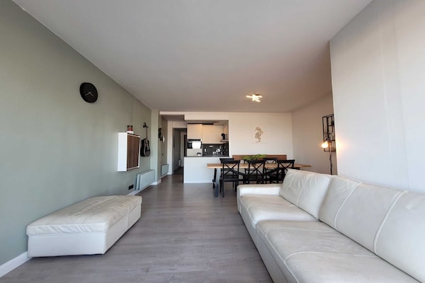 6-persoons appartement met open haard en zeezicht in Middelkerke - thumbnail 2