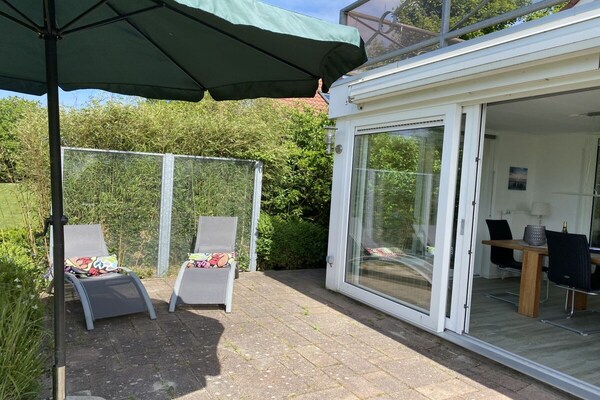 Vakantiehuis MakkumSee met sauna, serre en eigen aanlegsteiger aan het water - thumbnail 6