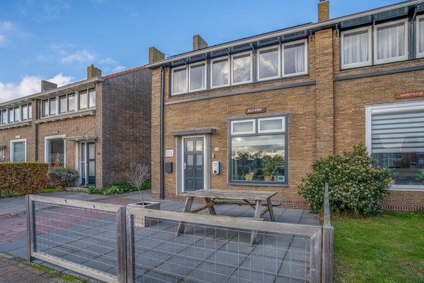 Brink 24 - De Bosruiter: Modern vakantiehuis op Texel, 500m van strand - thumbnail 2