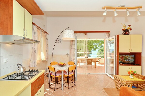 Studio met balkon en zeezicht direct aan zee in Jelsa, Hvar - thumbnail 5