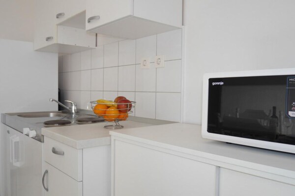 4-persoons appartement aan het strand in Dugi Rat - thumbnail 3