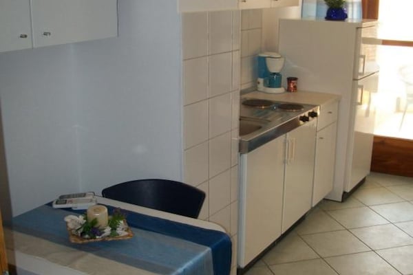 Aan het strand: Comfortabel appartement in Dugi Rat voor 4 personen · 33 m² - thumbnail 2
