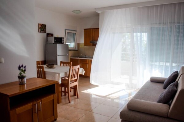 4-persoons appartement aan het strand in Zaostrog · 4 pers. - thumbnail 2