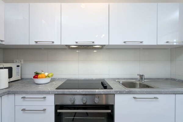 Appartement met terras en zeezicht voor 2 personen in Vrboska, Hvar - thumbnail 6