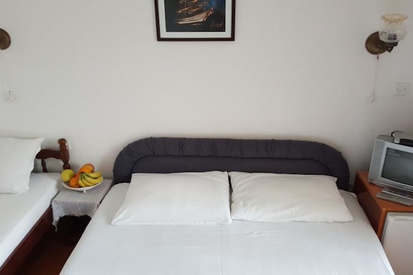 Knusse studio voor 3 bij strand Petrovac, op 100 meter van zee - thumbnail 5