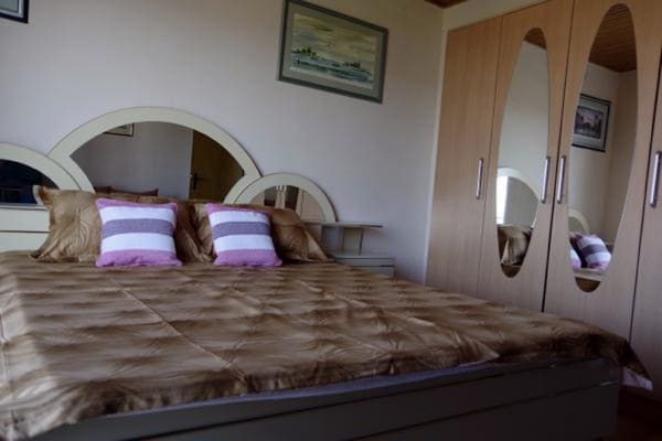 Op 300 m van het strand: Ruim appartement op Rab voor 4 personen - thumbnail 5