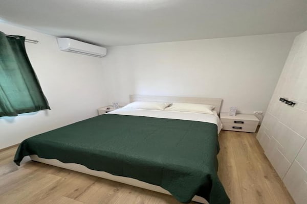 Aan het strand: ruim appartement in Drače voor 9 personen - thumbnail 4