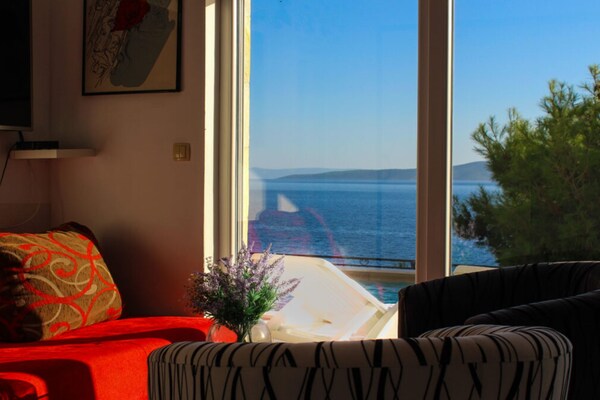 5-persoons appartement in Pisak met privézwembad en zeezicht - thumbnail 1