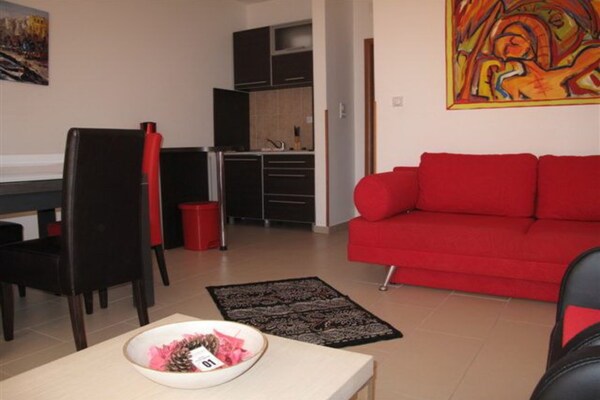 Appartement aan zee in Kumbor met uitzicht op de baai – 4 personen - thumbnail 2
