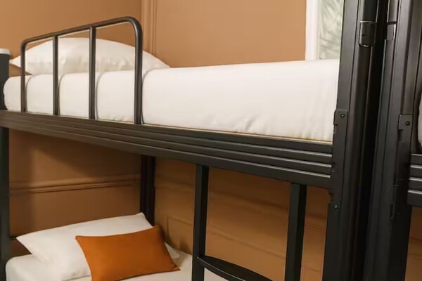 Historische charme in Split: Twin Room bij het Paleis van Diocletianus - thumbnail 2