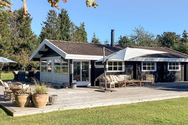 Ruim vakantiehuis met annex, 900m van het strand in Marielyst - thumbnail 6