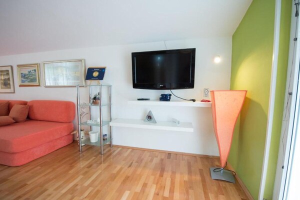 Luxe appartement met meerzicht en privéstrand in Ploce - thumbnail 2