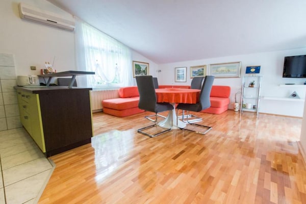 Licht appartement met meerzicht en privéstrand in Ploce - thumbnail 6