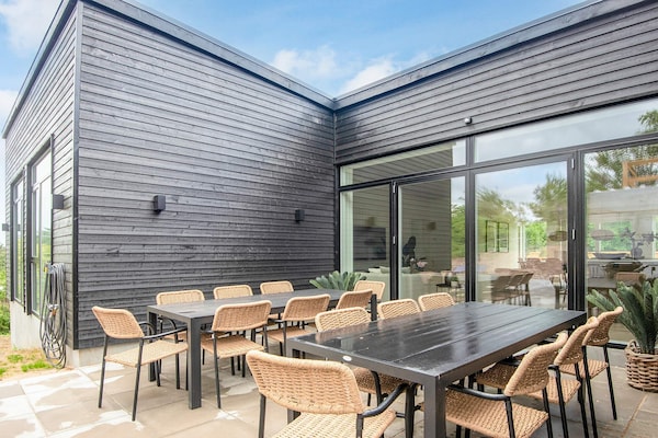 Op 1,4 km van zee: luxe vakantiehuis in Ebeltoft voor 16 personen - thumbnail 1