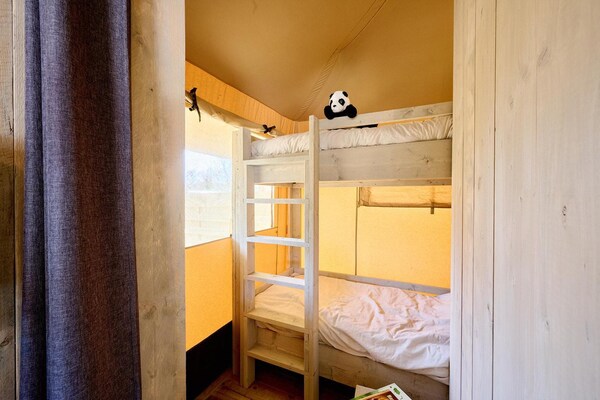 Safaritent in het Reestdal: glamping met comfort voor 6 personen - thumbnail 6