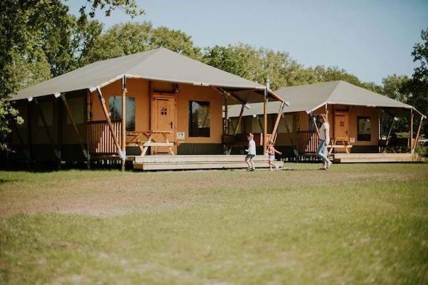 Safaritent in het Reestdal: glamping met comfort voor 6 personen - thumbnail 1