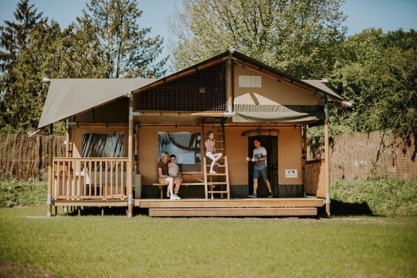 Ranger Lodge: luxe glamping voor 6 personen met hond in Balkbrug - thumbnail 1