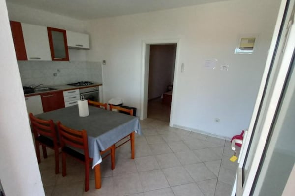 Knus appartement met terras en zeezicht in Sveta Nedjelja, Hvar - thumbnail 1