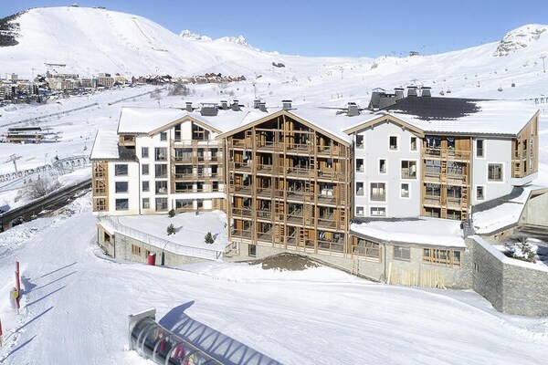 Ski-in/ski-out appartement op 1049m hoogte met zwembad, sauna & terras - thumbnail 1