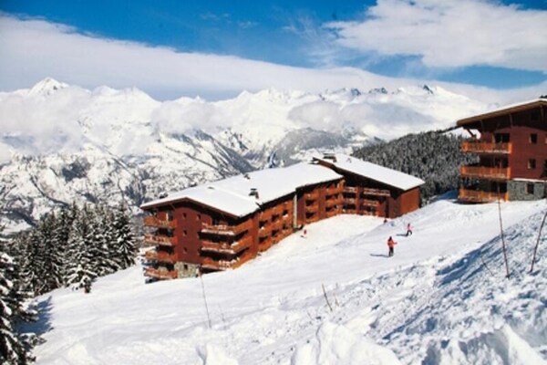 Knus ski-in, ski-out appartement op 50m van de lift in Bourg St Maurice - thumbnail 3