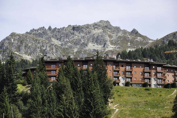 Knus ski-in, ski-out appartement op 50m van de lift in Bourg St Maurice - thumbnail 5