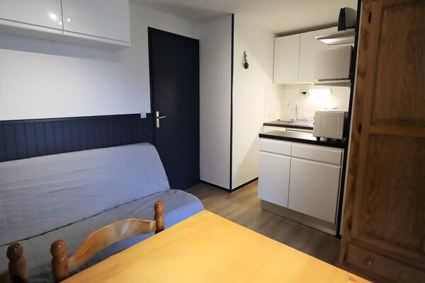 Zonnig appartement op de piste in Beaufort met zwembad en balkon - thumbnail 4