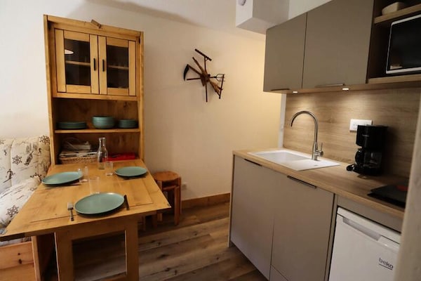 Knus gerenoveerd appartement met balkon en zwembad in Arêches-Beaufort - thumbnail 5