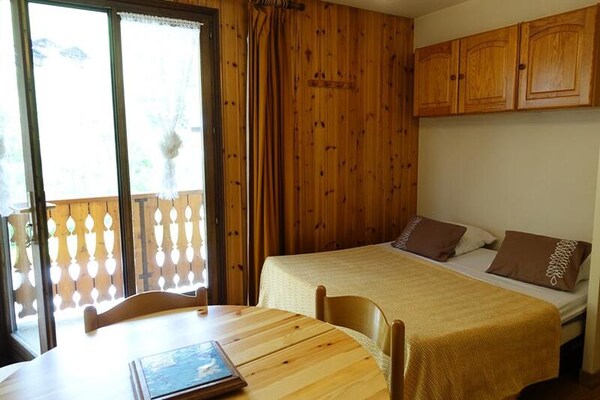 Knus appartement op 1200m hoogte met balkon en uitzicht op de Alpen - thumbnail 2