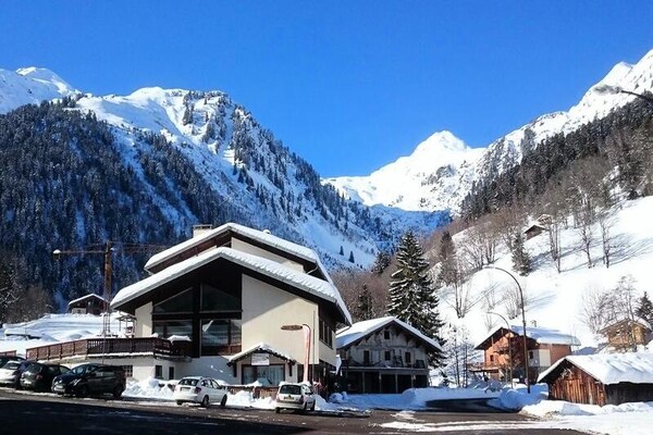 Knus appartement op 1200m hoogte met balkon en uitzicht op de Alpen - thumbnail 4