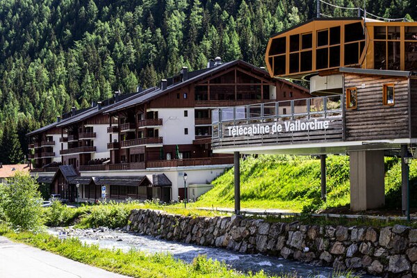Luxe appartement 6p in Vallorcine met zwembad, sauna & uitzicht op Chamonix - thumbnail 2