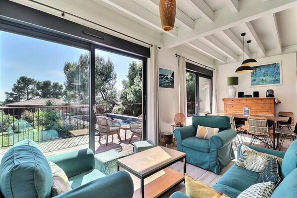 Ruime houten villa met zoutwaterzwembad en panoramisch uitzicht bij Aix-en-Provence - thumbnail 3