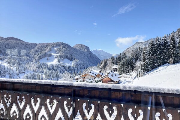 Ruim appartement voor 7 personen op 600 meter van de skipistes in Les Gets - thumbnail 5