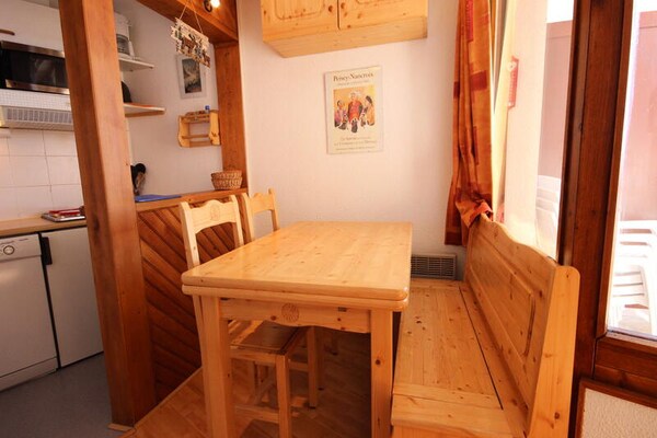 Compact appartement op 5 minuten loopafstand van de piste in Peisey-Vallandry - thumbnail 6
