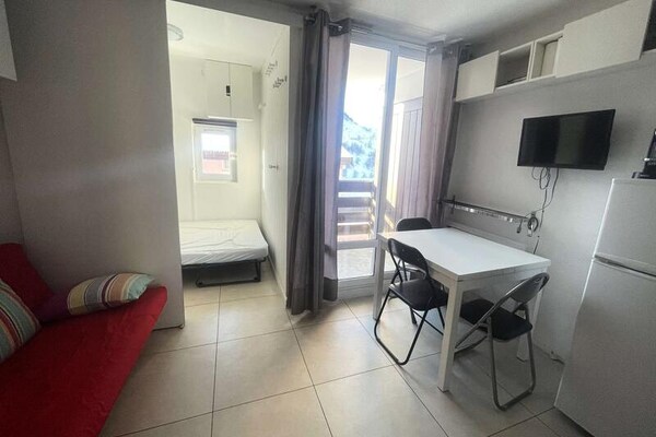 Knus appartement met balkon en uitzicht op de Isèrevallei in Venosc - thumbnail 1