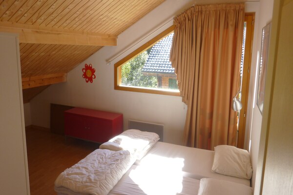 Chalet Montjoie: Ruim chalet voor 8 aan de voet van de Alpen - thumbnail 5