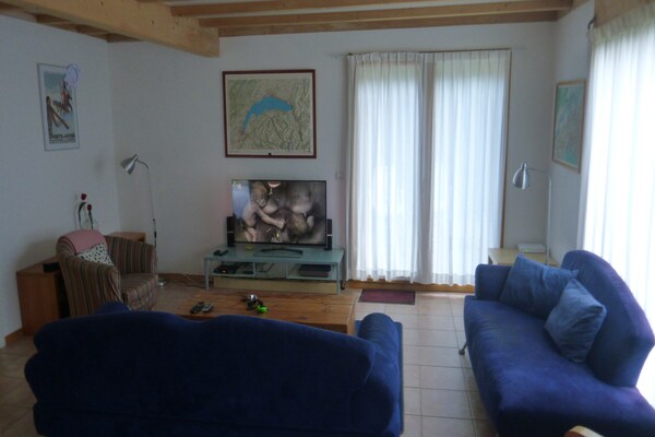 Chalet Montjoie: Ruim chalet voor 8 aan de voet van de Alpen - thumbnail 2