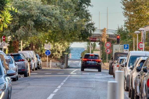 Licht appartement op 250m van strand en oude haven in Antibes - thumbnail 5