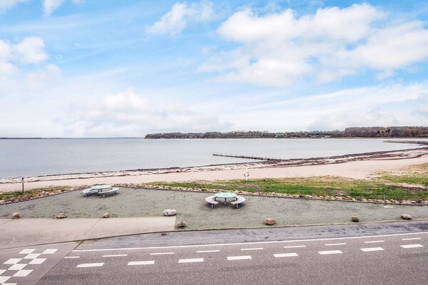 Vrijstaand vakantiehuis aan het strand van Hejls - 10 meter van zee - thumbnail 6