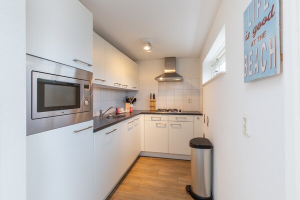 Zonnedorp 18 Duinhuis Renesse – Modern strandhuis met omheinde tuin voor 6 personen - thumbnail 4