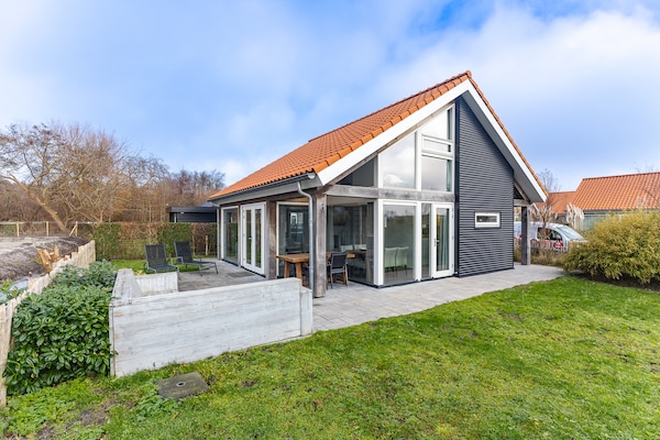 Modern vakantiehuis Zonnedorp 19: strand op loopafstand in Renesse - thumbnail 1
