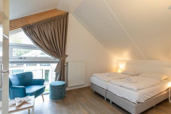 Luxe Beach Villa Joya in Renesse met privésauna - thumbnail 4