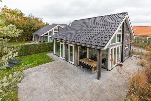 Luxe Beach Villa Joya in Renesse met privésauna - thumbnail 1